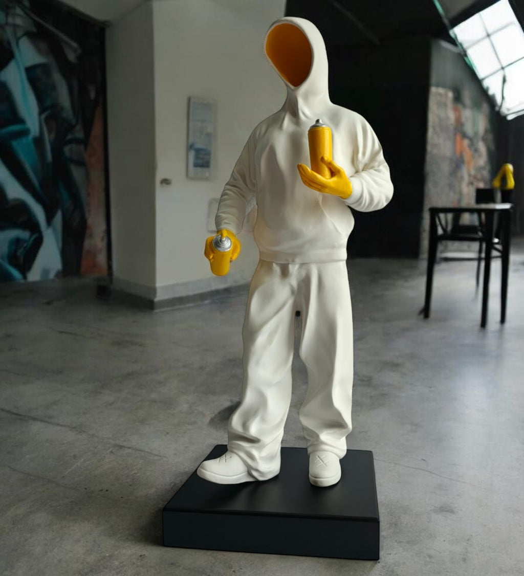 Hollow man Spray