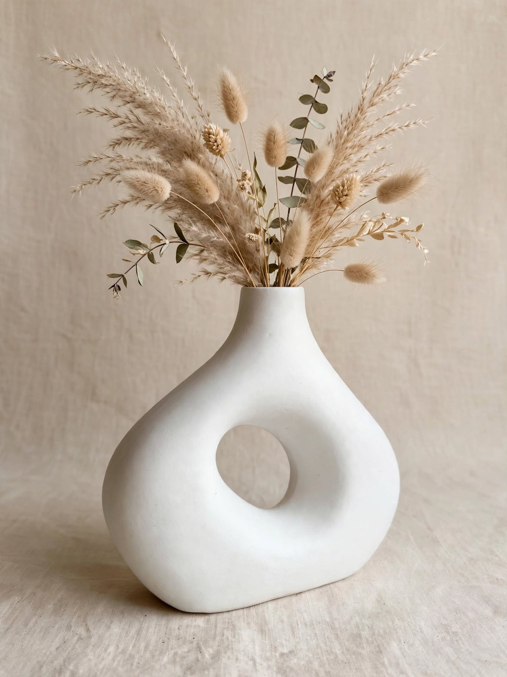 AIRA - Minimalist Nordic Donut Vase