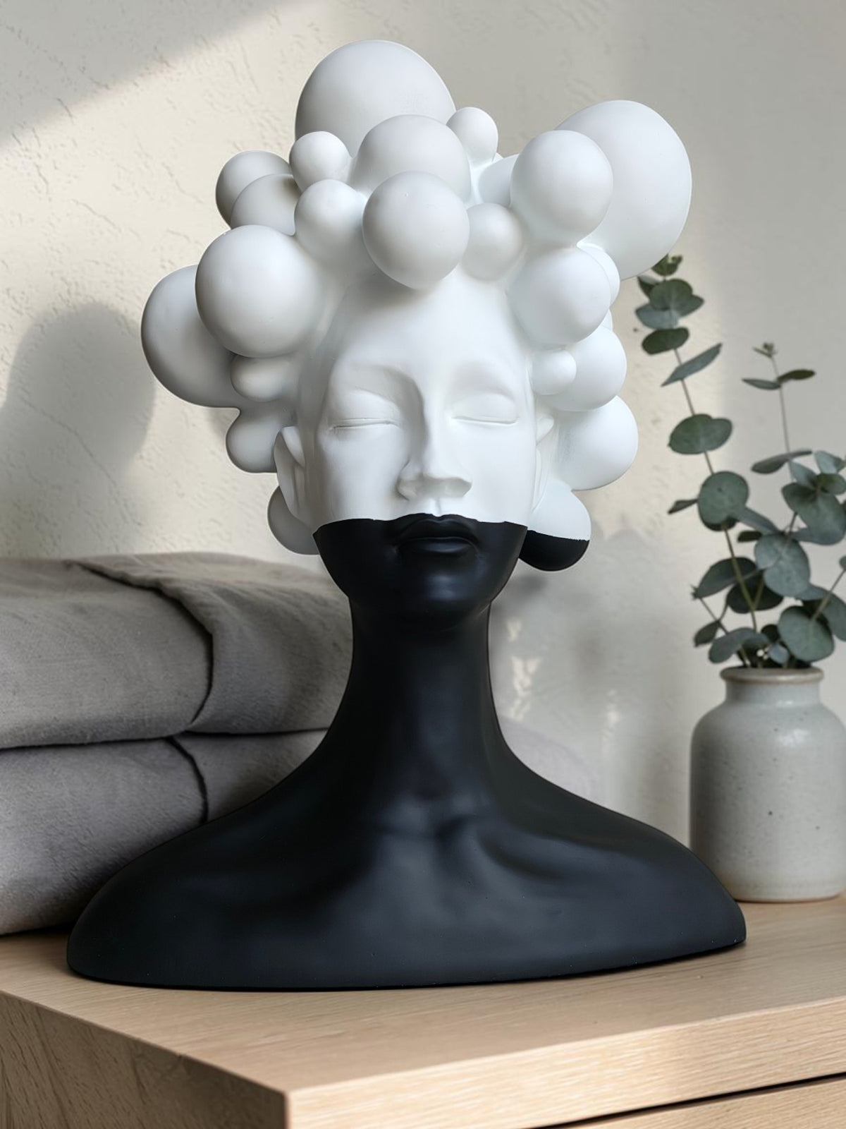 Dreaming Cloud Woman Bust Large-Bubble Hair Lady