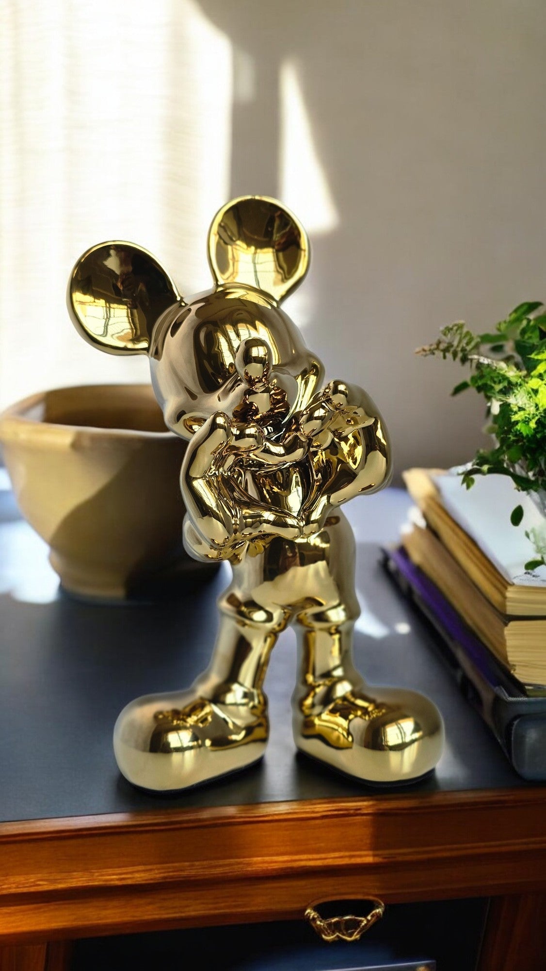 Premium & Elegant  Golden Heart Mickey Mouse