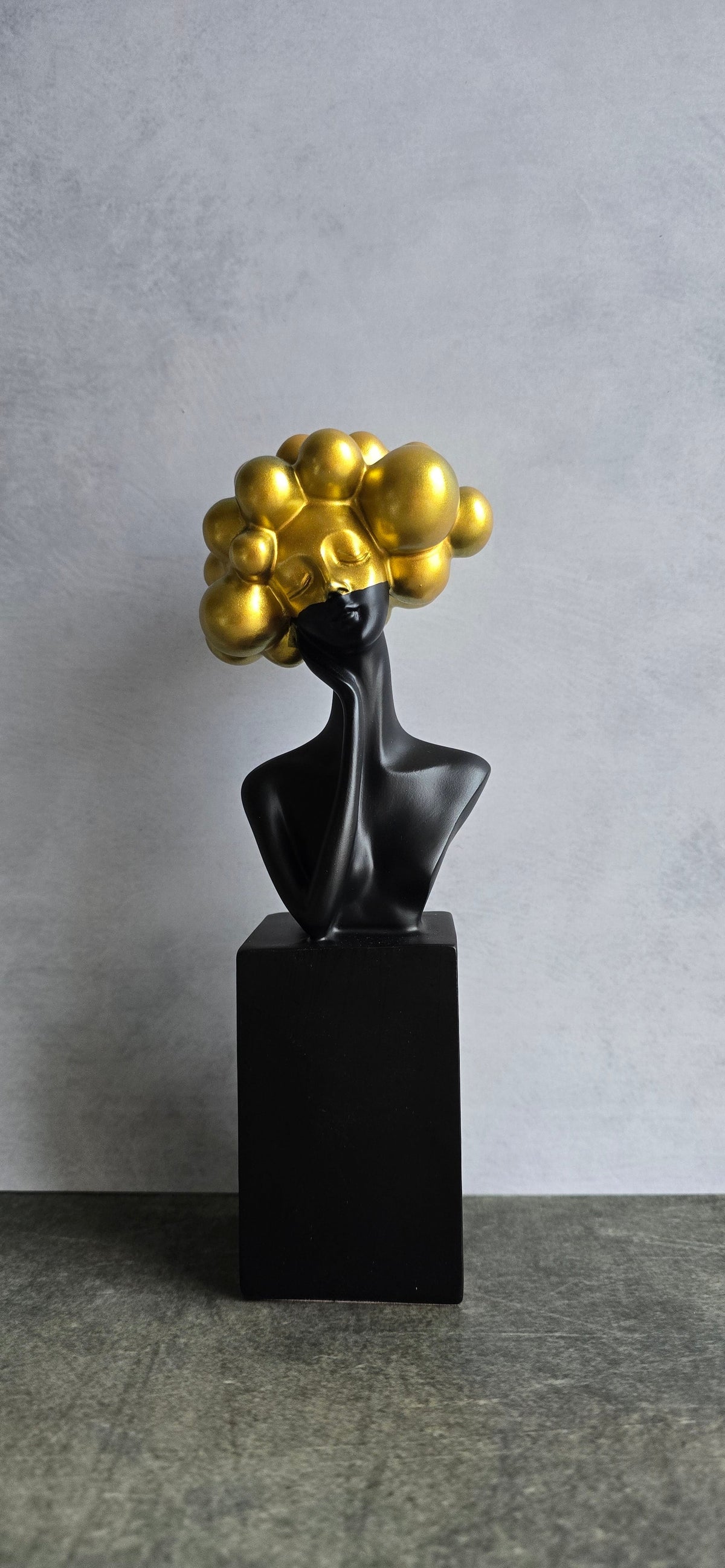 Black & Golden Polyresin Premium & Elegant Decor